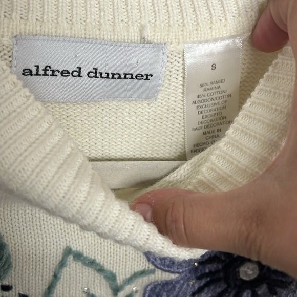 Alfred Dunner Floral Embroidered Embellished Mock Neck Sweater Sz Small - Picture 3 of 5